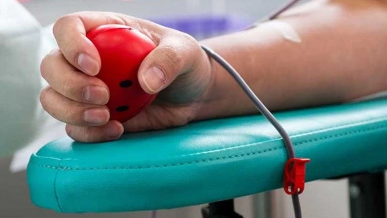 Εκκληση από το Εθνικό Κέντρο Αιμοδοσίας: «Καλούμε τον κόσμο πριν φύγει για διακοπές να δώσει αίμα»